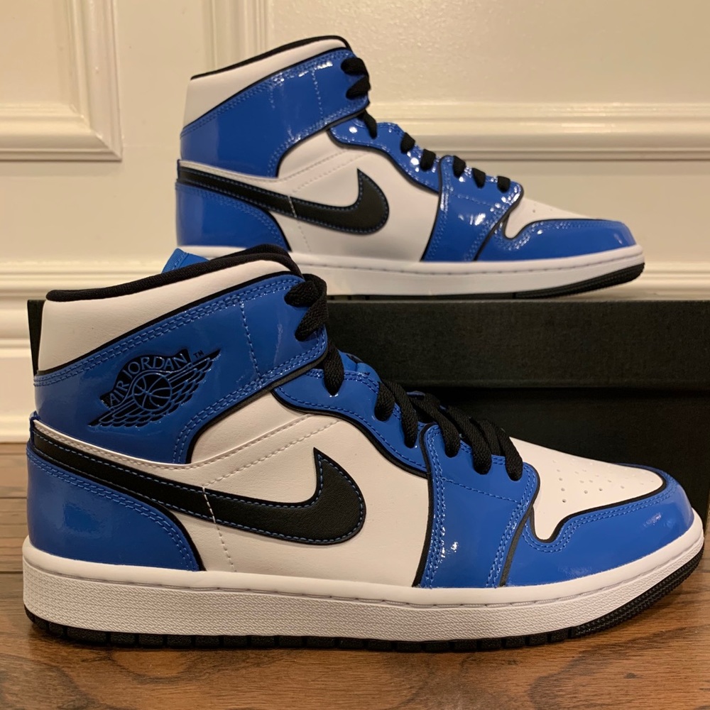 Jordan 1 Mid Signal Blue-Size 9.5 Deadstock